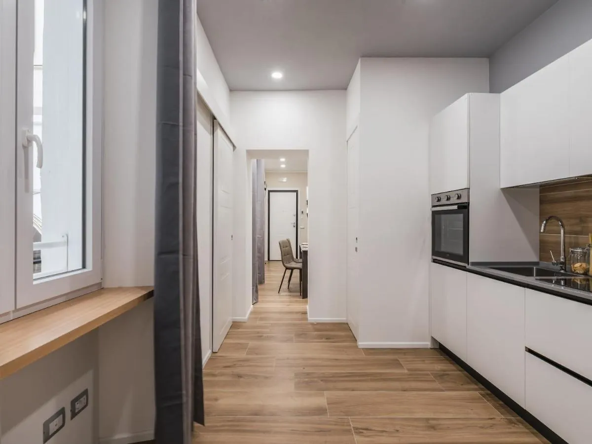 The Best Rent - Modern Three-Bedroom Apartment A Few Steps From The Colosseum 0*, Rome Italy
