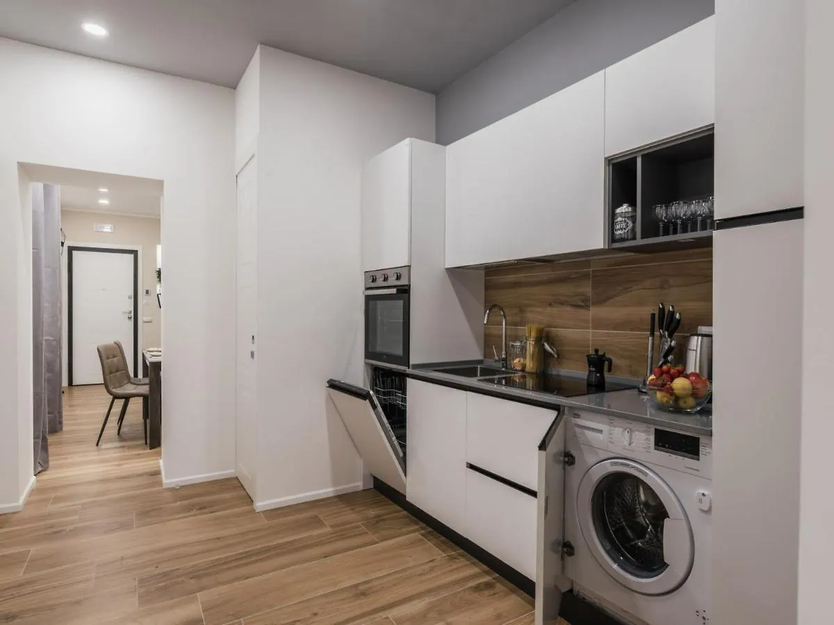 The Best Rent - Modern Three-Bedroom Apartment A Few Steps From The Colosseum
