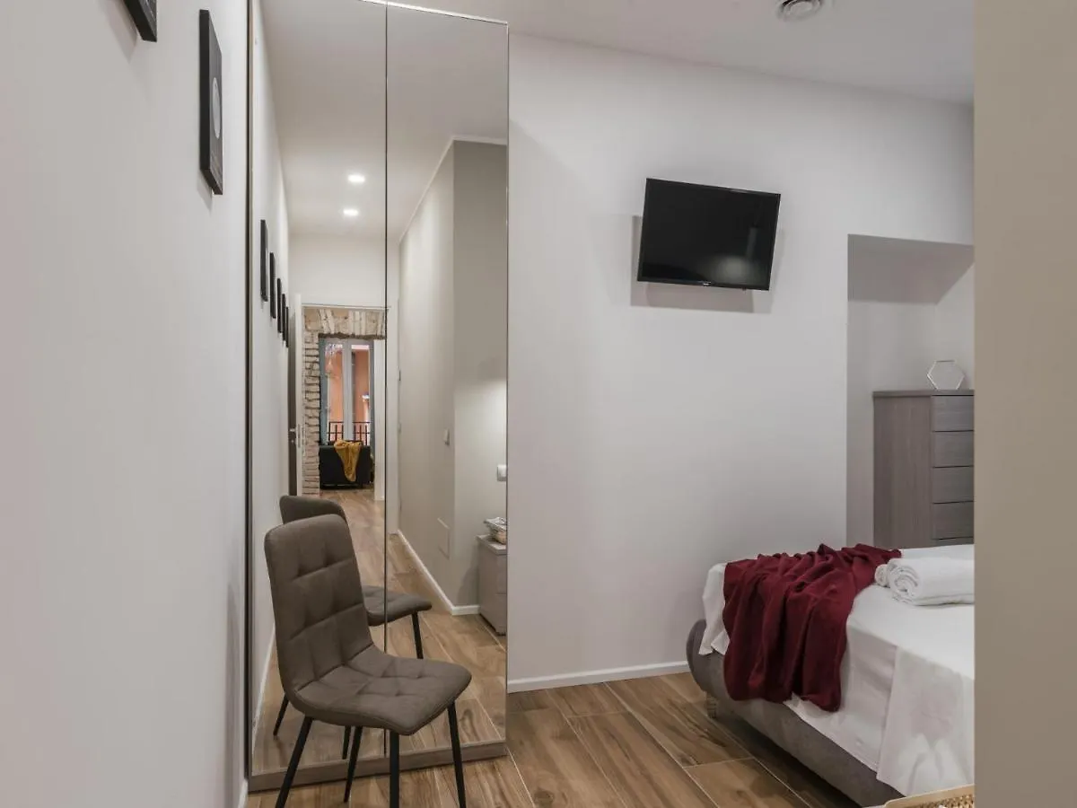 The Best Rent - Modern Three-Bedroom Apartment A Few Steps From The Colosseum
