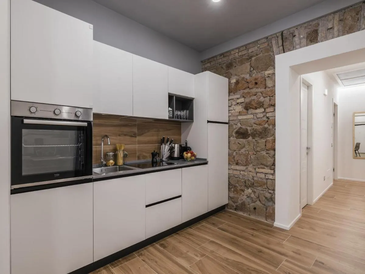 The Best Rent - Modern Three-Bedroom Apartment A Few Steps From The Colosseum