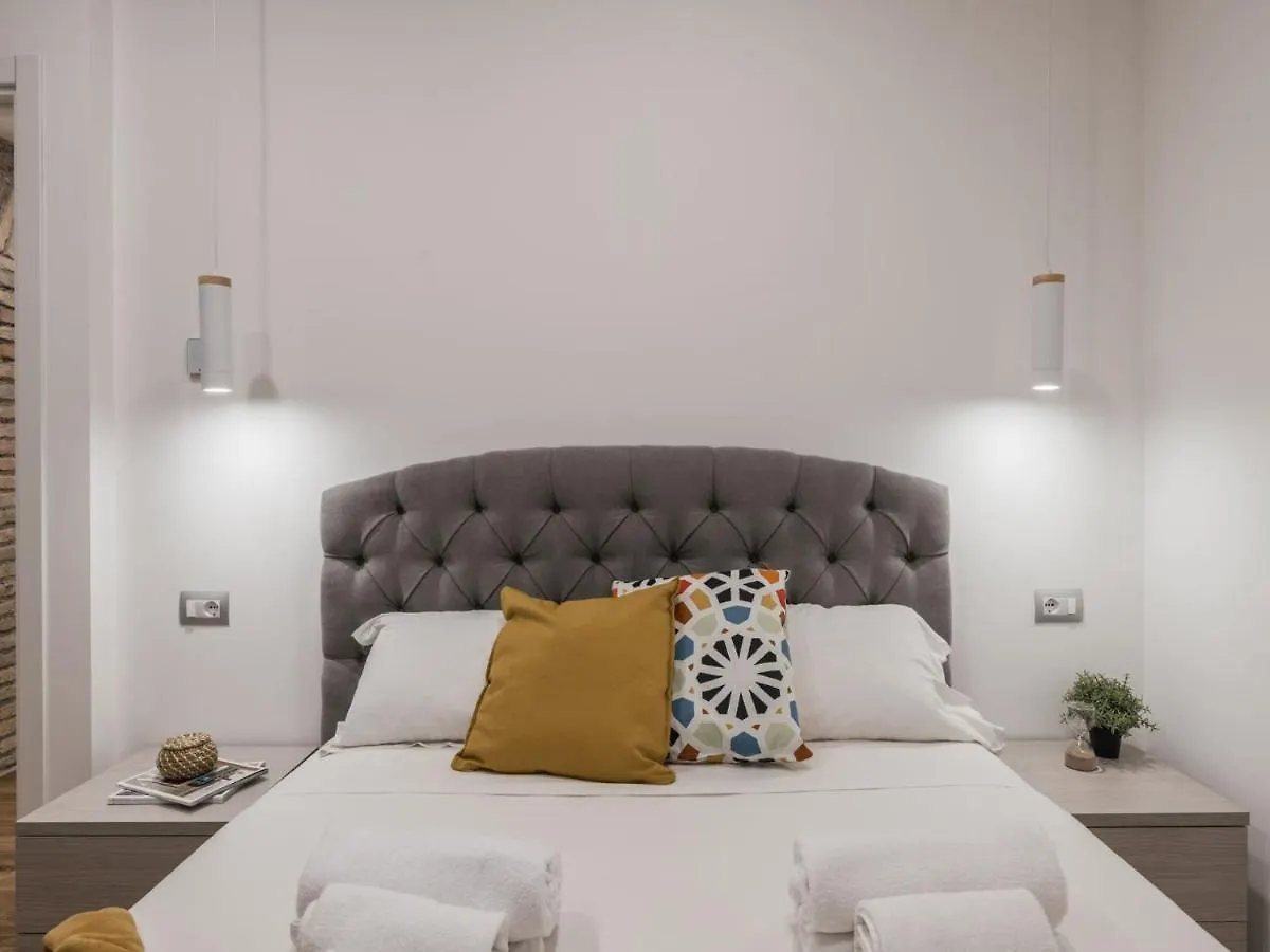 The Best Rent - Modern Three-Bedroom Apartment A Few Steps From The Colosseum 0*, Rome Italy