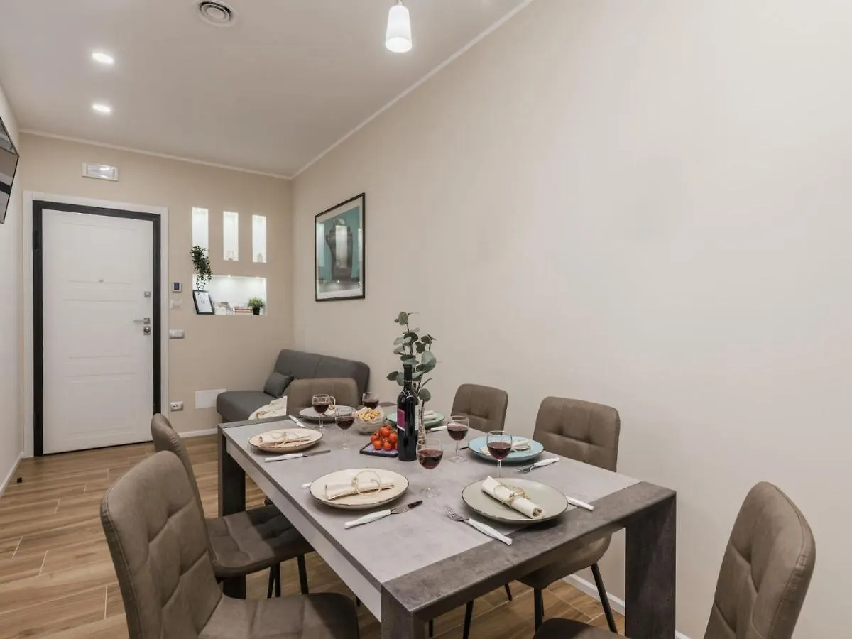 The Best Rent - Modern Three-Bedroom Apartment A Few Steps From The Colosseum Rome