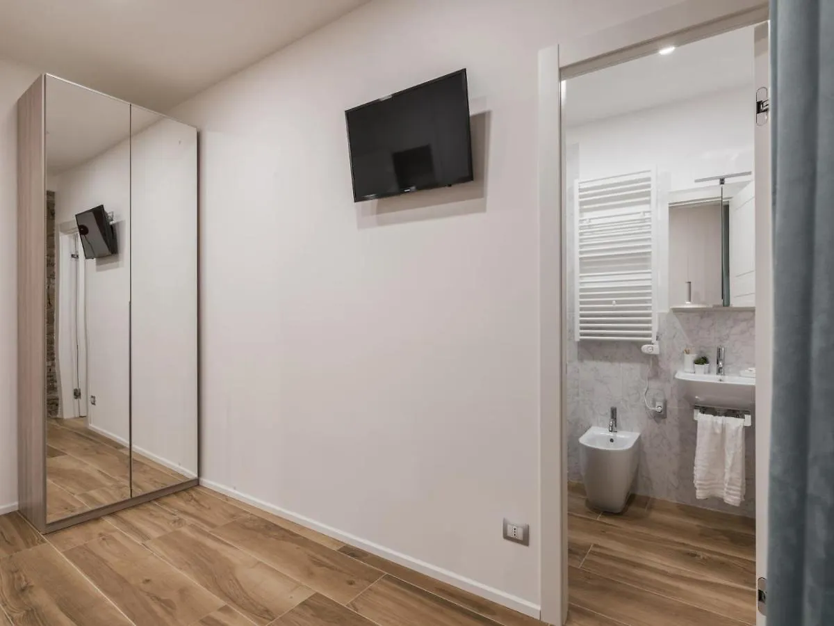 The Best Rent - Modern Three-Bedroom Apartment A Few Steps From The Colosseum Rome