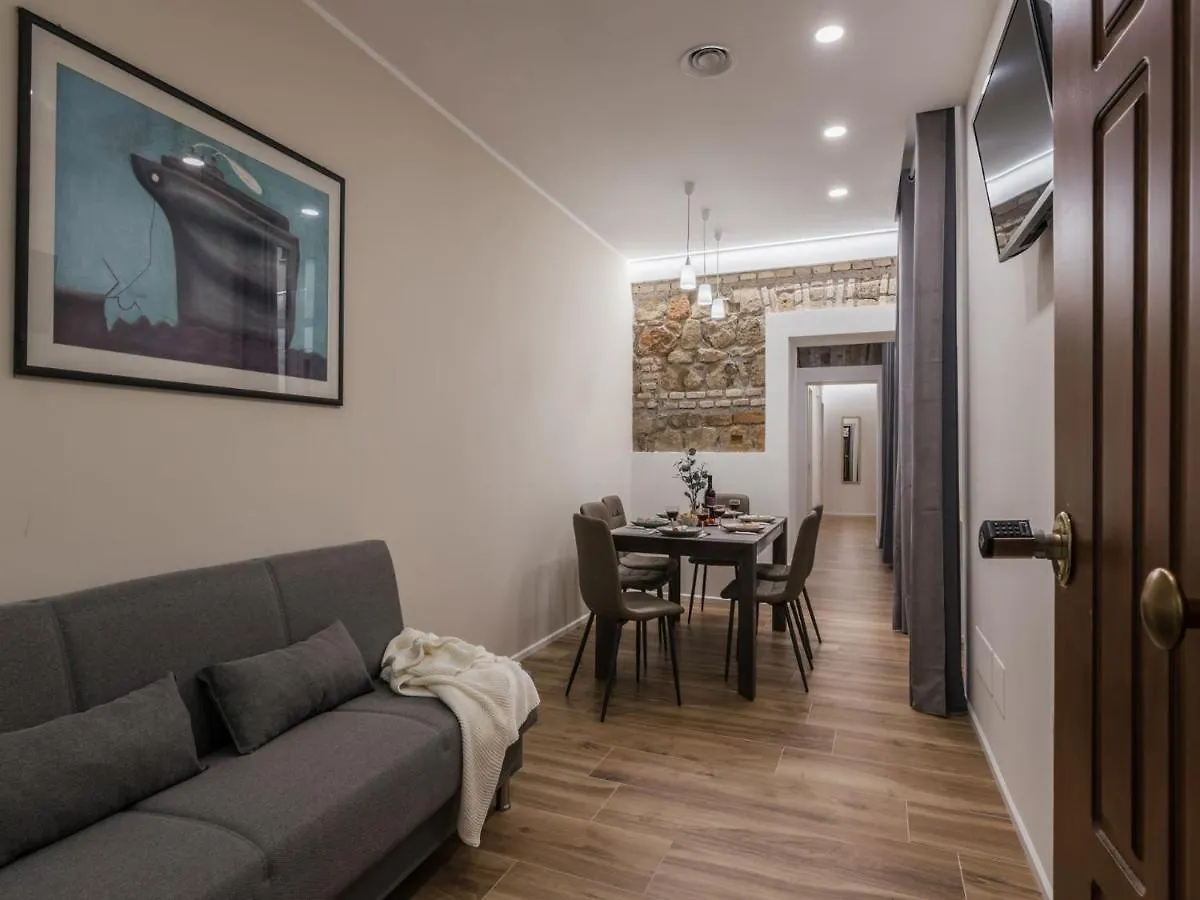 The Best Rent - Modern Three-Bedroom Apartment A Few Steps From The Colosseum