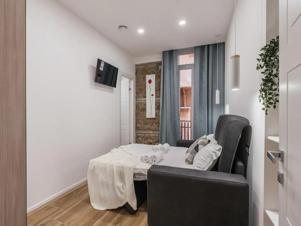 The Best Rent - Modern Three-Bedroom Apartment A Few Steps From The Colosseum 0*, Rome